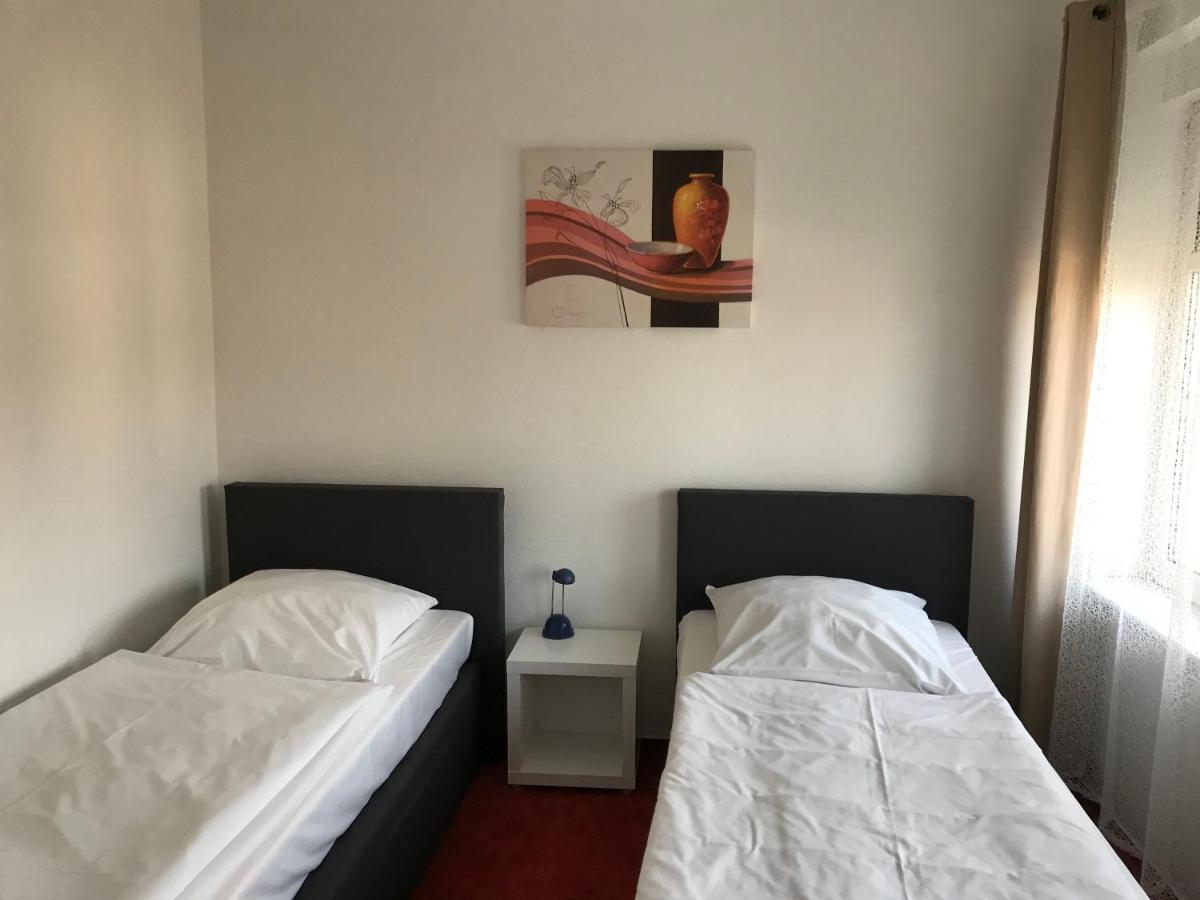 温伯格酒店 克雷姆林根 外观 照片